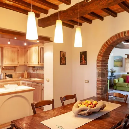 Stone Overlooking Vineyards Nyaraló *