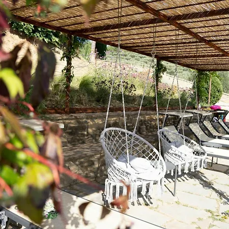 Stone Overlooking Vineyards Nyaraló *