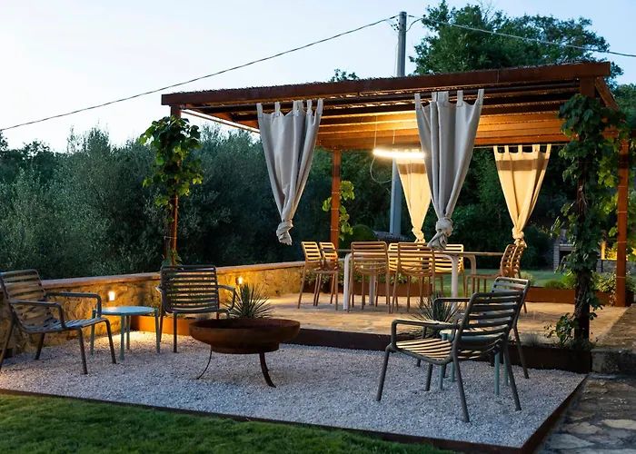 Ferienhaus Stone Overlooking Vineyards